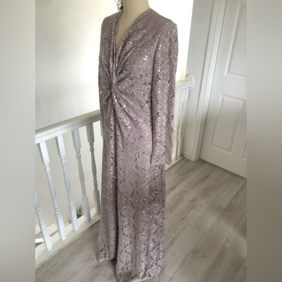 TAHARI beige lace sequin evening gown. - Picture 5 of 13